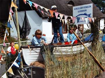 Das Loddiner Erntefest 2007: Großes Fest am Achterwasserhafen.