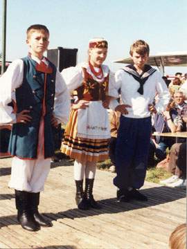 Das Loddiner Erntefest 1996: Unterhaltung und Spaß am Achterwasserhafen.